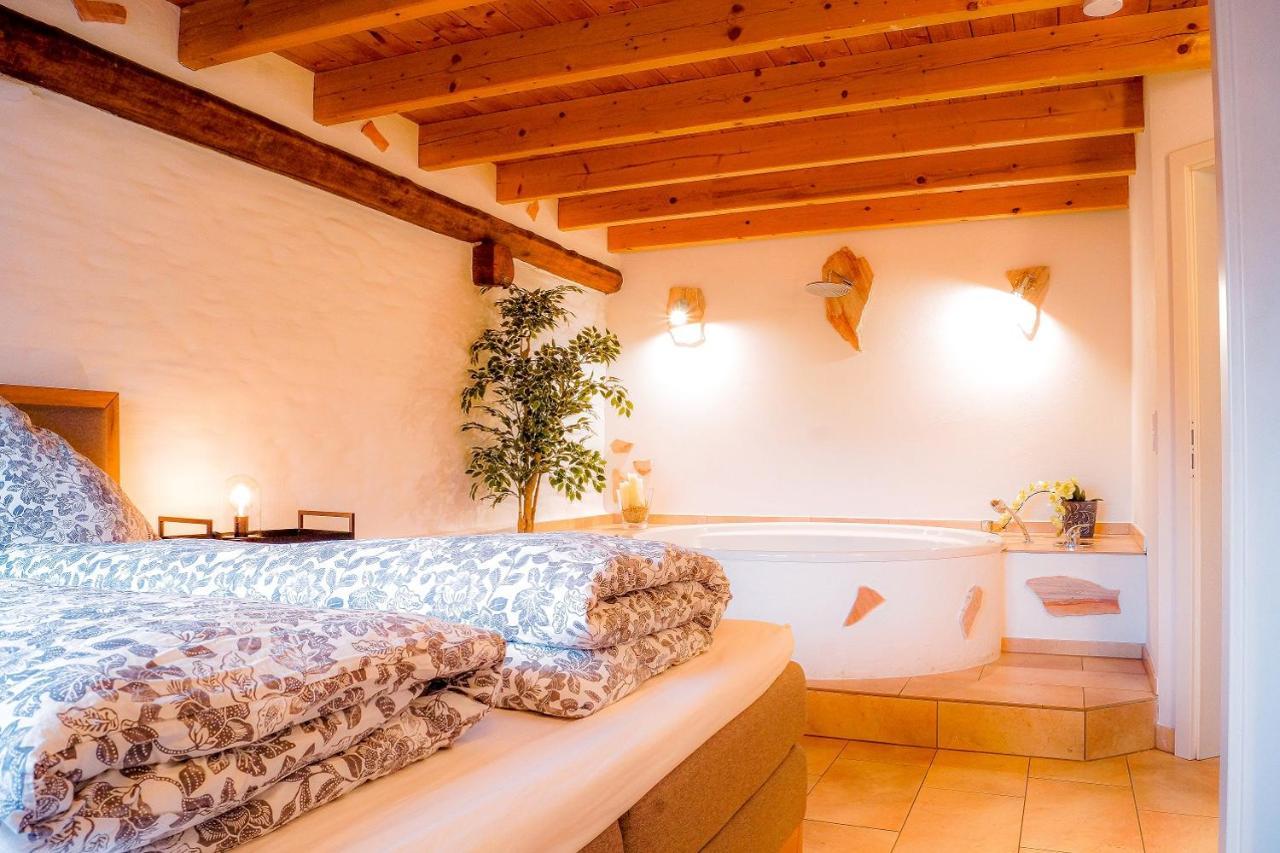 Besondere Ferienwohnung Spirit Auf Idyllischem Reiterhof Nahe Burg Eltz Münstermaifeld Exterior foto